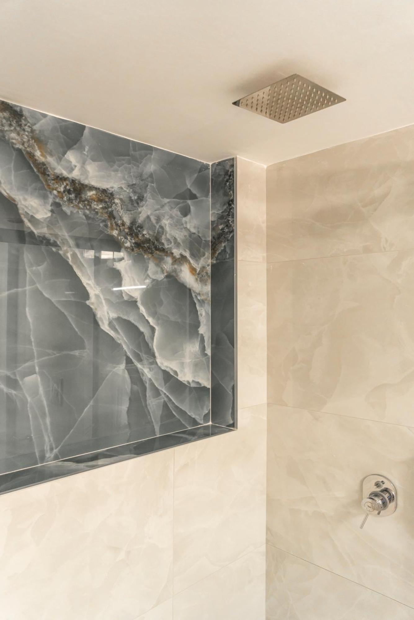 Neon 2Br Luxurious Central Apt Heraklion Εξωτερικό φωτογραφία