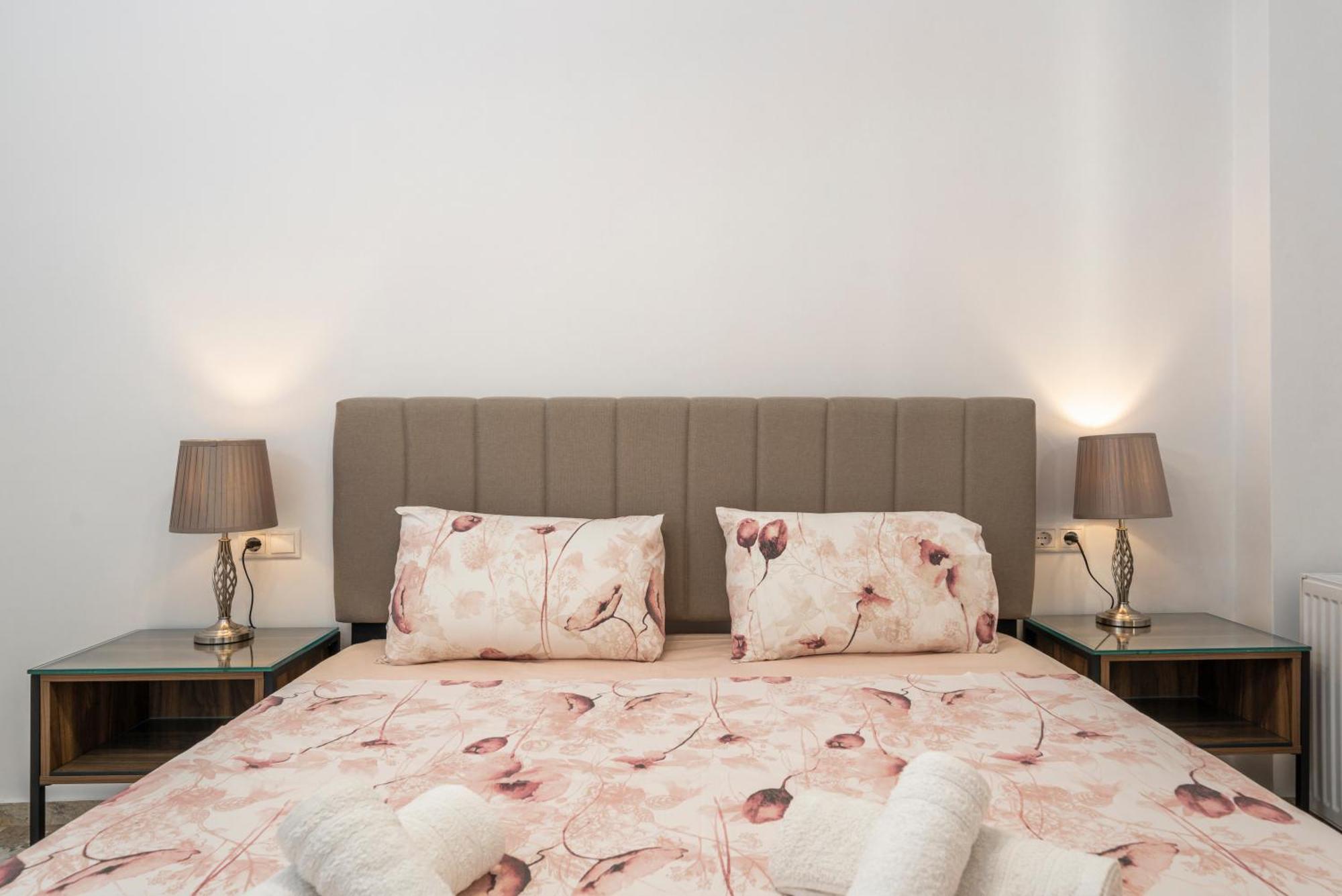 Neon 2Br Luxurious Central Apt Heraklion Εξωτερικό φωτογραφία