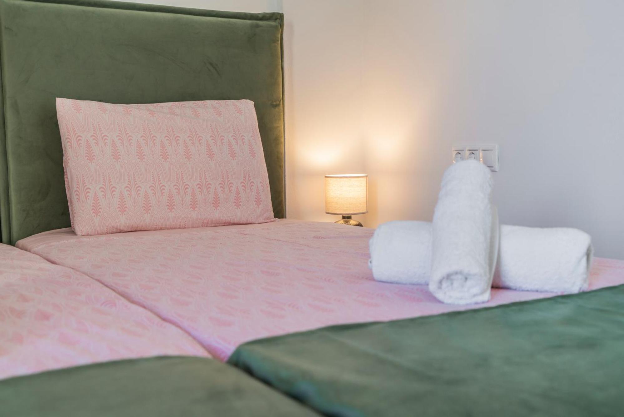 Neon 2Br Luxurious Central Apt Heraklion Εξωτερικό φωτογραφία